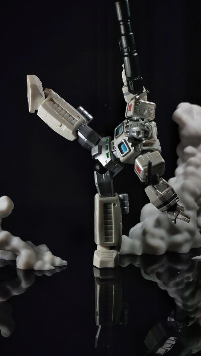 REVOLTECHNo.019变形金刚 フレンドショップ限定 ウルトラマグナス