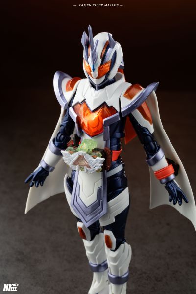 S.H.Figuarts   假面骑士玛洁德 炎阳独角兽