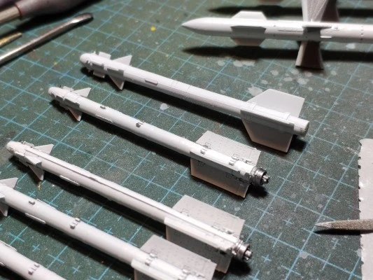 L4823 1/48 俄罗斯Su-35S“侧卫-E”对地攻击装备型战斗机