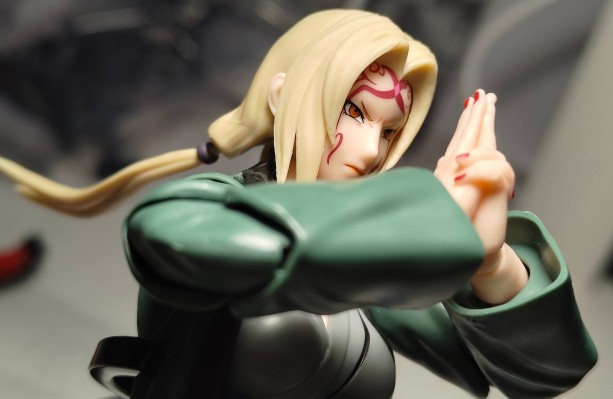 S.H.Figuarts 纲手 -极尽百豪的传说医疗忍者-