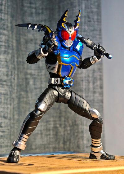 S.H.Figuarts（真骨雕制法） 假面骑士钢斗王 骑士形态 真骨雕制法10周年纪念版