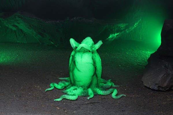 NECA 异形系列 - 夜光版 