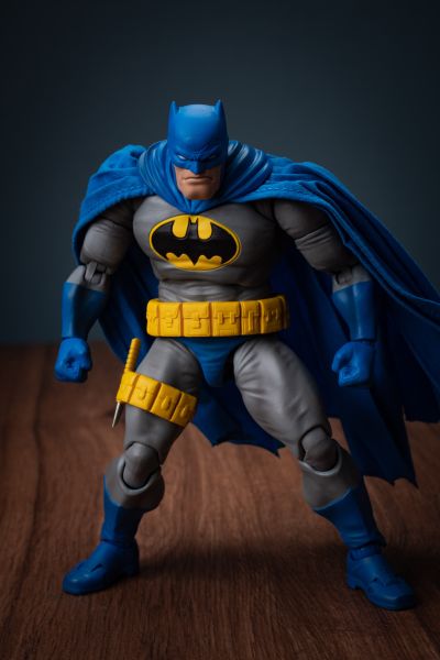 MAFEX No.139 蝙蝠侠：黑暗骑士归来 蝙蝠侠 Blue ver. ＆ 罗宾