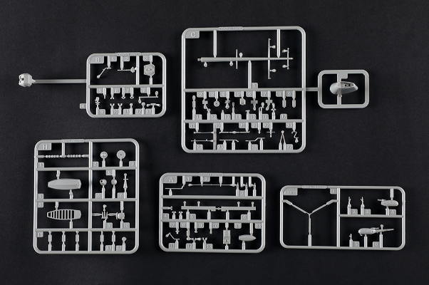 编号：05636 1/350 世界战舰系列 法国海军贞德号直升机母舰1964