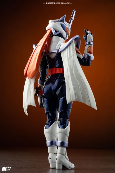 S.H.Figuarts   假面骑士玛洁德 炎阳独角兽