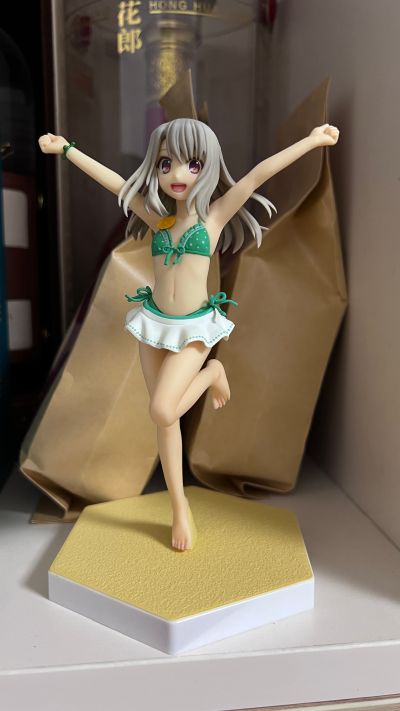 BEACH QUEENS Fate/kaleid liner 伊莉雅斯菲尔·冯·爱因兹贝伦 	伊莉雅斯菲尔·冯·爱因兹贝伦