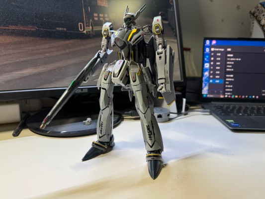 DX超合金 VF-25S 装甲型弥赛亚女武神（奥兹玛·李专用）重生版