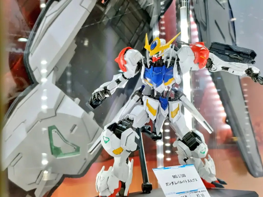 MG 1/100 巴巴托斯高达天狼座