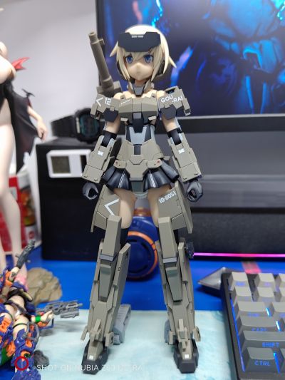 机甲少女 大比例 轰雷