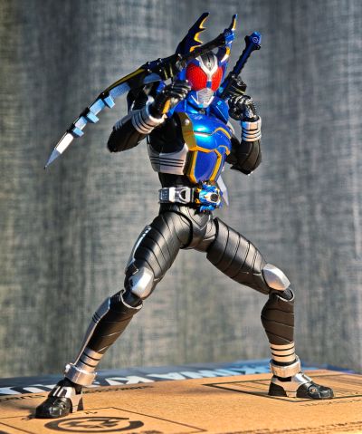 S.H.Figuarts（真骨雕制法） 假面骑士钢斗王 骑士形态 真骨雕制法10周年纪念版