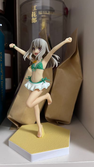 BEACH QUEENS Fate/kaleid liner 伊莉雅斯菲尔·冯·爱因兹贝伦 	伊莉雅斯菲尔·冯·爱因兹贝伦