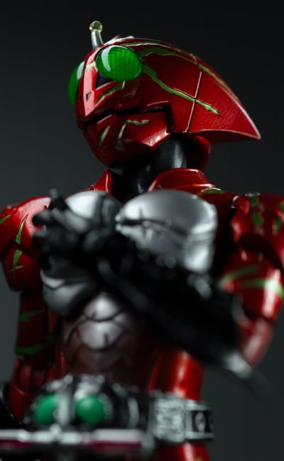 S.H.Figuarts  假面骑士亚马逊新生欧米伽