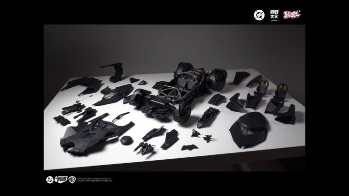 正义联盟 大本蝙蝠侠蝙蝠车 拼装模型