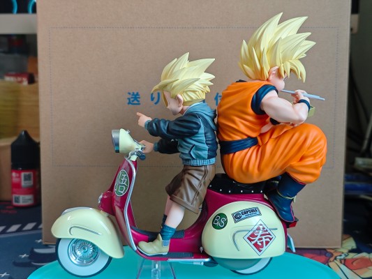 DESKTOP REAL McCOY EX 超级赛亚人孙悟空 与 超级赛亚人孙悟饭 与 摩托车