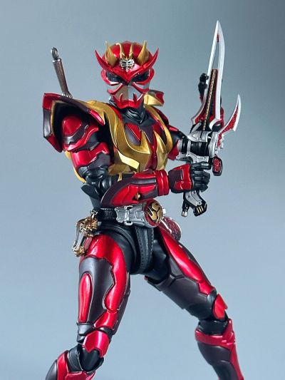 S.H.Figuarts（真骨雕制法）假面骑士装甲响鬼