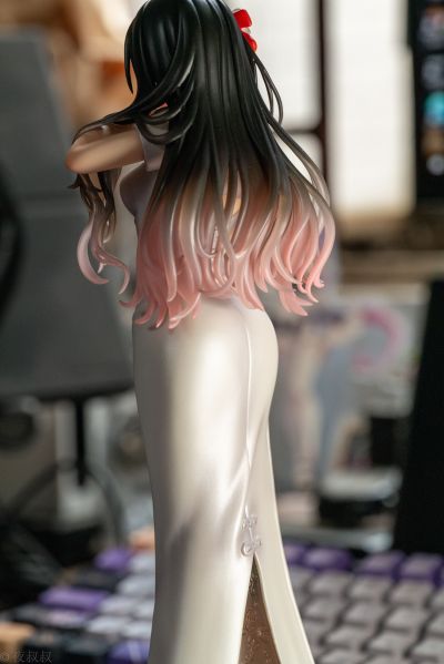 治愈系白色旗袍姐姐