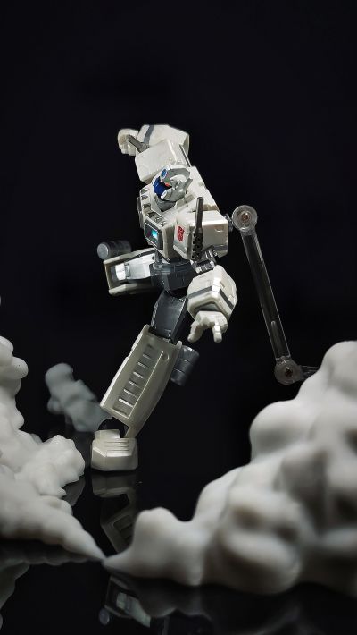 REVOLTECHNo.019变形金刚 フレンドショップ限定 ウルトラマグナス