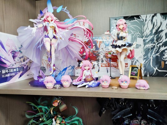 爱莉希雅 真我·人之律者手办 小不点律者