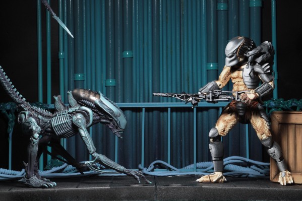 NECA 异形大战铁血战士 街机版 蜘网异形 可动人偶