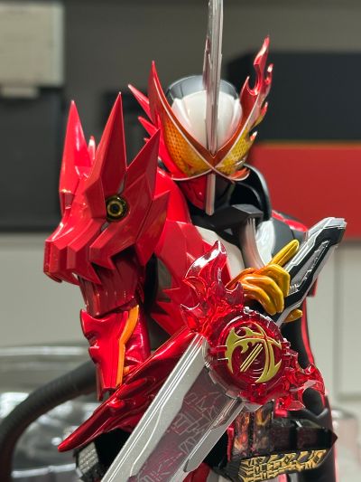 REAL ACTION HEROES 编号788 RAH GENESIS 假面骑士圣刃 勇气之龙