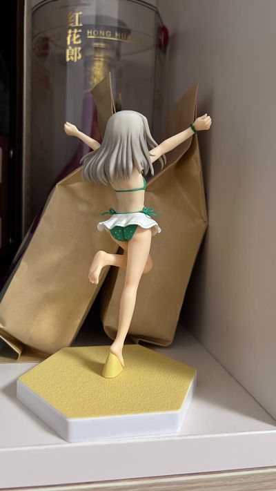 BEACH QUEENS Fate/kaleid liner 伊莉雅斯菲尔·冯·爱因兹贝伦 	伊莉雅斯菲尔·冯·爱因兹贝伦