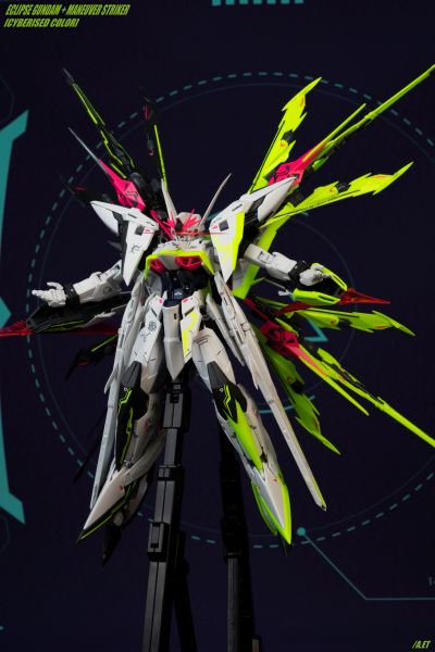 MG 1/100  天蚀高达 + 扩展件 (赛博配色)