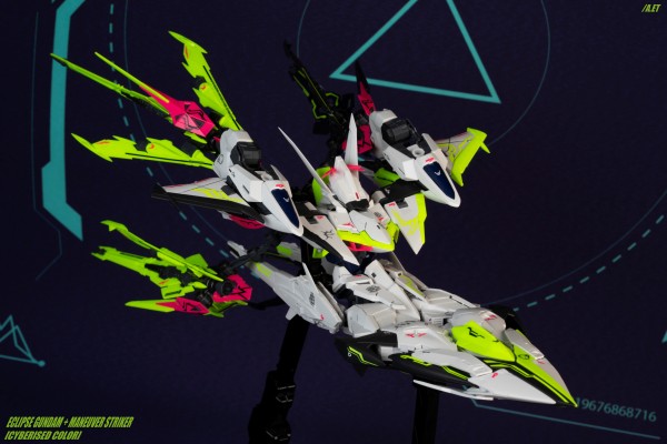 MG 1/100  天蚀高达 + 扩展件 (赛博配色)