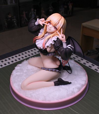 更衣人偶坠入爱河 喜多川海梦 利兹