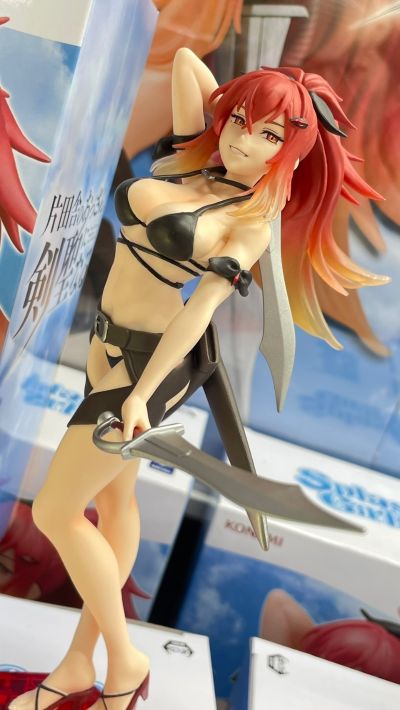 戏水少女 乡下大叔成为剑圣 艾露西亚·西特拉斯