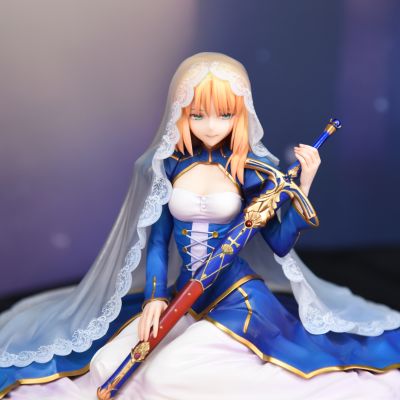 命运之夜 剑士（Saber） -阿瓦隆之庭-