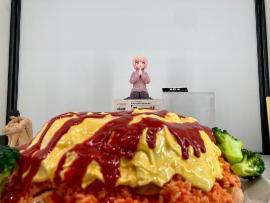 POP UP PARADE 坐吧！望月小姐