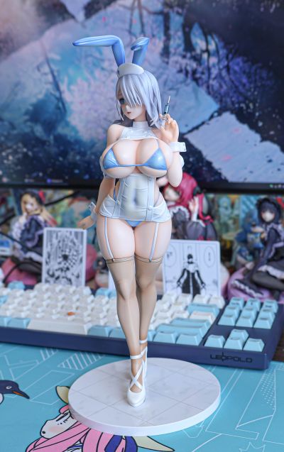 蓝色护士兔女郎