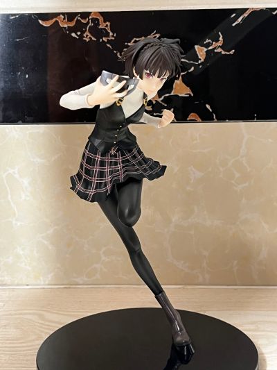 女神异闻录5皇家版 新岛真 校服