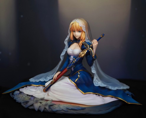 命运之夜 剑士（Saber） -阿瓦隆之庭-