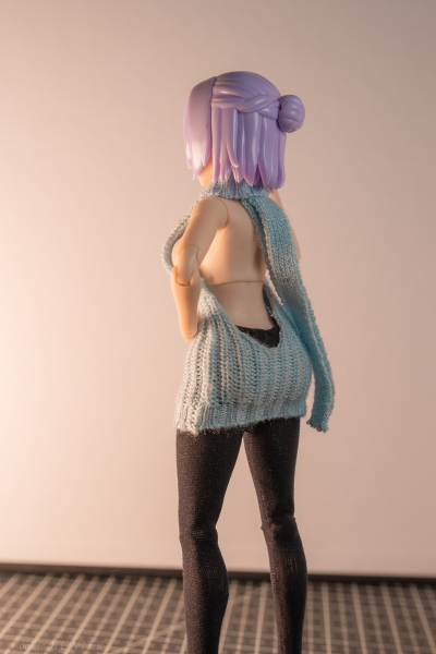 露臀手工针织毛衣