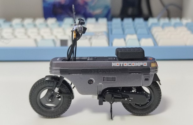 BUSTER DOLL 骑士 爱丽丝 与 本田 AB12 Motocompo