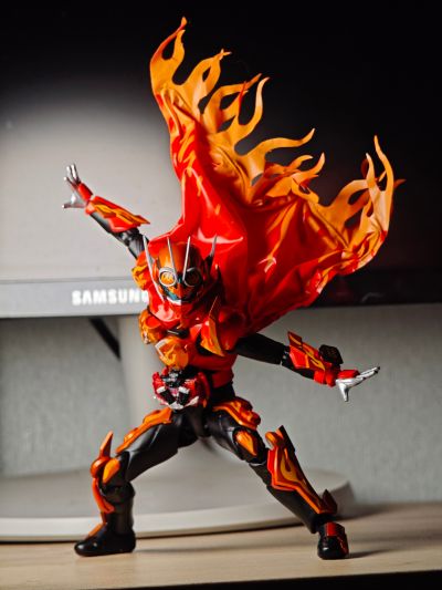 S.H.Figuarts 假面骑士烈焰歌查德破晓 / 歌查德破晓 蒸汽蝗虫