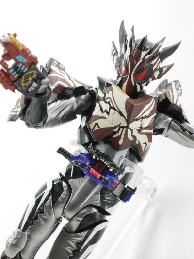 S.H.Figuarts  假面骑士苦涩加布 混合碎碎曲奇形态（暂译）