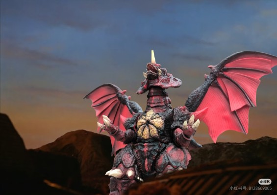 S.H.MonsterArts  戴斯特洛伊亚 （完全体） 特别配色版