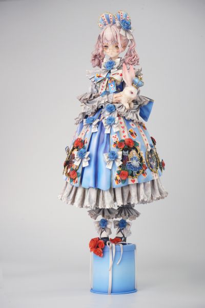 爱丽丝梦游仙境 爱丽丝