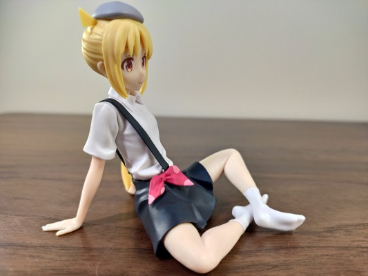 孤独摇滚！小坐系列奖品人偶 “伊地知虹夏”