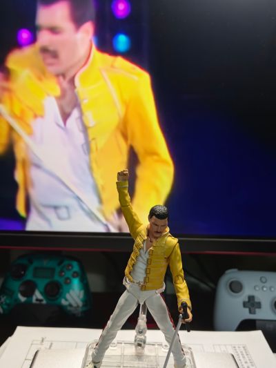 S.H.Figuarts 皇后乐队 佛莱迪·摩克瑞《Live At Wembley Stadium》