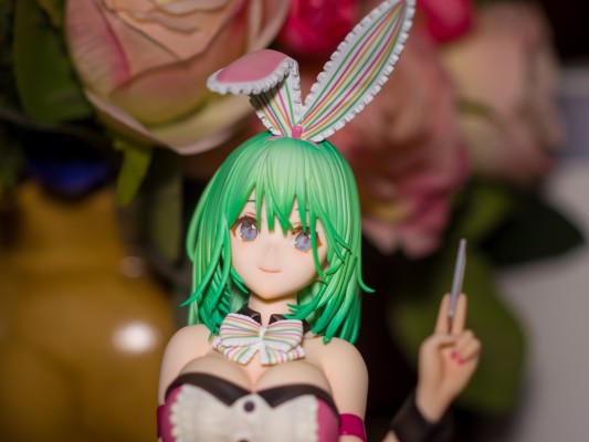 粉色兔女郎