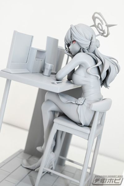 蔚蓝档案 陆八魔爱露（礼服）纪念大厅版