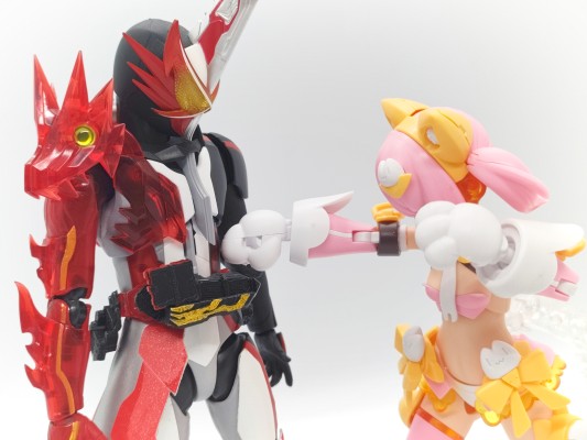 一番赏 S.H.Figuarts  假面骑士 A奖  假面骑士圣刃 勇气之龙 透明红