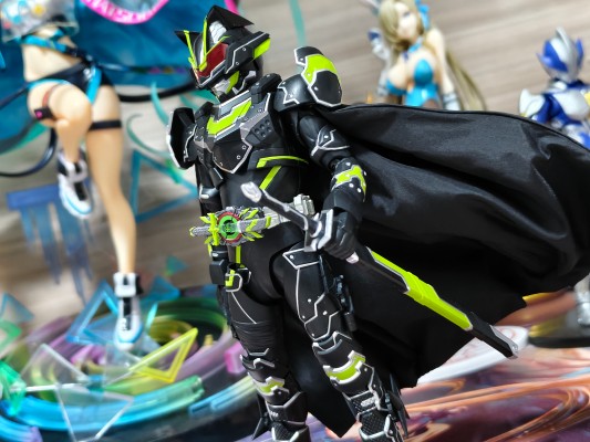S.H.Figuarts 欧布奥特曼 三重形态