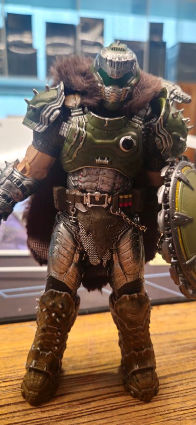 《毁灭：黑暗时代 毁灭者 7 英寸豪华版动作人偶》麦克法伦精英版 1 号