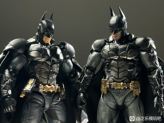 蝙蝠侠-阿卡姆骑士 v8.04战衣蝙蝠侠 1:12成品可动人偶