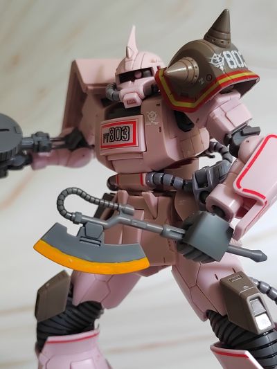 HG 1/144  沙漠型扎古 粉色猎豹队机