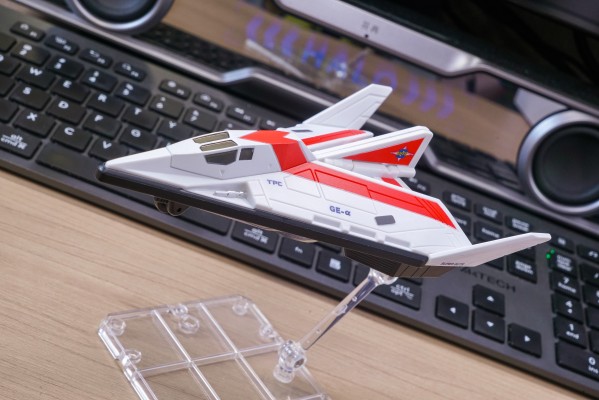 戴拿奥特曼-胜利神鹰阿尔法号